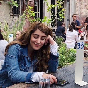 Meet your Posher, Ava